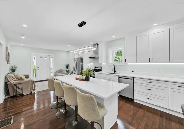 5th image of 58 Lindell Ave, Leominster, MA 01453 | MLS# 73526570
