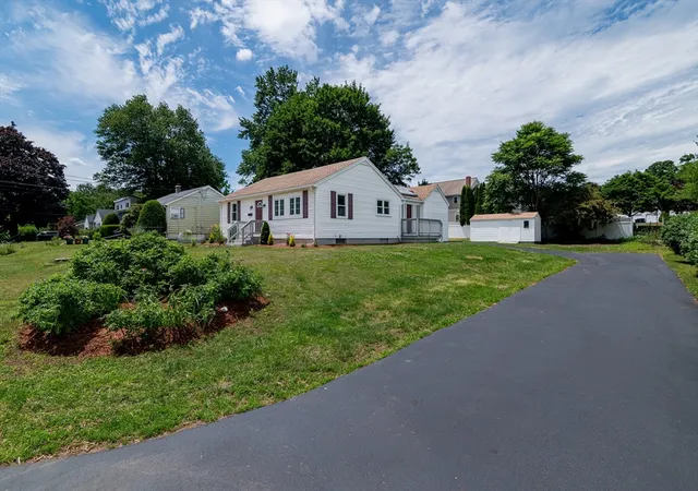 Homes for sale in Auburn, MA | 43 Chestnut Ave, Auburn, MA 01501 | MLS# 73544546