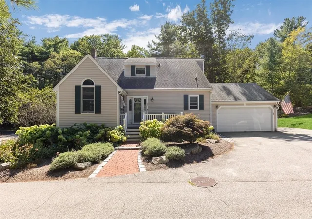 Homes for sale in Cohasset, MA | 18 Cedarledge Vlg #18, Cohasset, MA 02025 | MLS# 73518585