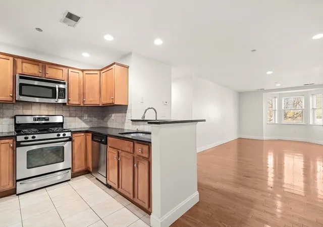 Homes for sale in Everett, MA | 120 Wyllis Ave #103, Everett, MA 02149 | MLS# 73501622