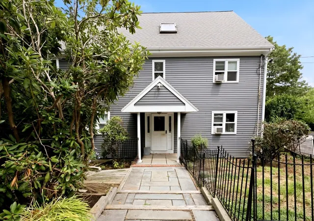 2nd image of 125 Shore Dr, Plymouth, MA 02360 | MLS# 73556453