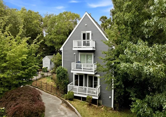 3rd image of 125 Shore Dr, Plymouth, MA 02360 | MLS# 73556453