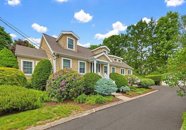 Homes for sale in Stoughton, MA | 310 Sumner St, Stoughton, MA 02072 | MLS# 73527758