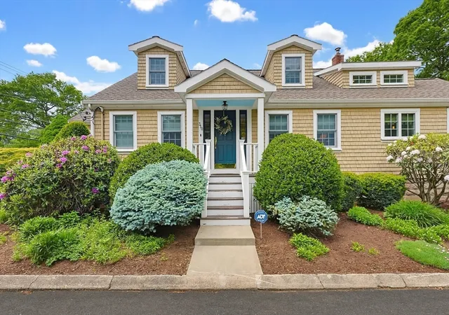 Homes for sale in Stoughton, MA | 310 Sumner St, Stoughton, MA 02072 | MLS# 73527758