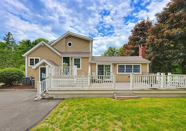 Homes for sale in Stoughton, MA | 310 Sumner St, Stoughton, MA 02072 | MLS# 73527758