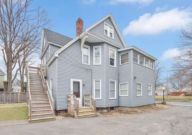 Homes for sale in Holyoke, MA | 40 Laurel St, Holyoke, MA 01040 | MLS# 73490471
