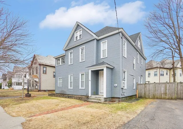 Homes for sale in Holyoke, MA | 40 Laurel St, Holyoke, MA 01040 | MLS# 73490471