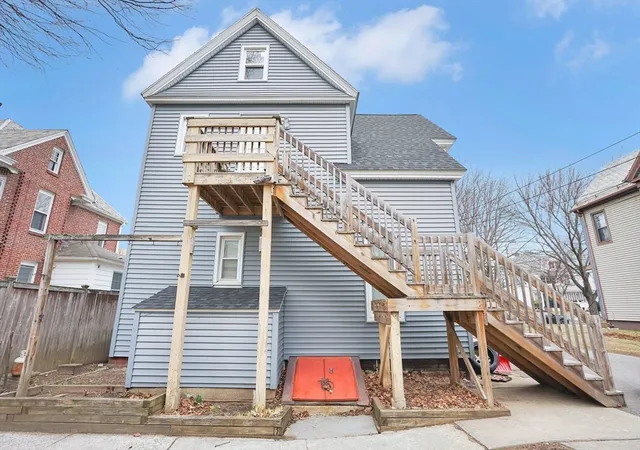 Homes for sale in Holyoke, MA | 40 Laurel St, Holyoke, MA 01040 | MLS# 73490471