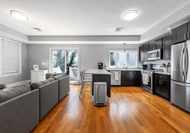3rd image of 417 E 7th St, Boston, MA 02127