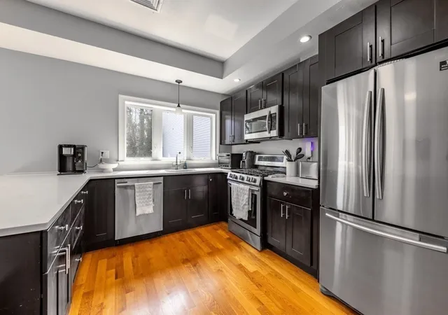 4th image of 417 E 7th St, Boston, MA 02127