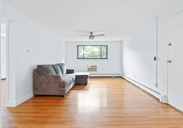 Listing Photo 5 - Condo for sale in building located at 8 Riverside St, Watertown, MA 02472 - Unit #3-3