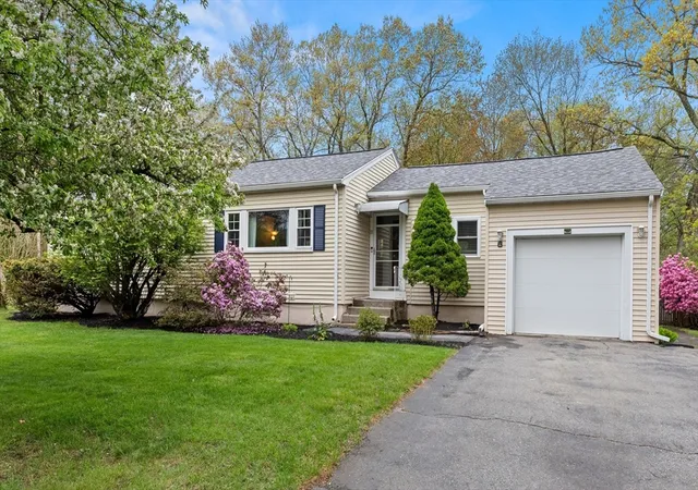 Homes for sale in Chelmsford, MA | 111 Locke Rd, Chelmsford, MA 01824 | MLS# 73531634