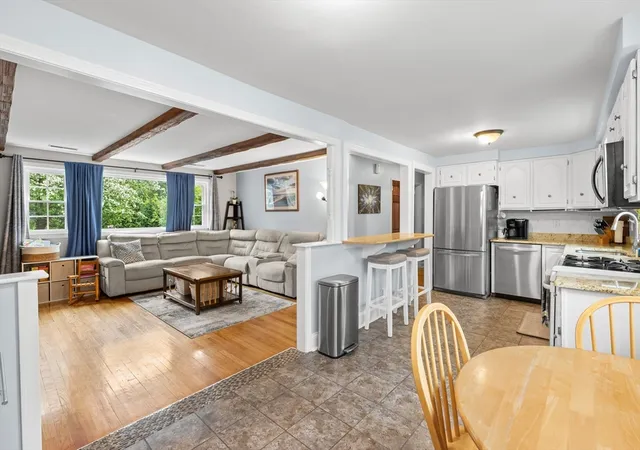 Homes for sale in Chelmsford, MA | 111 Locke Rd, Chelmsford, MA 01824 | MLS# 73531634