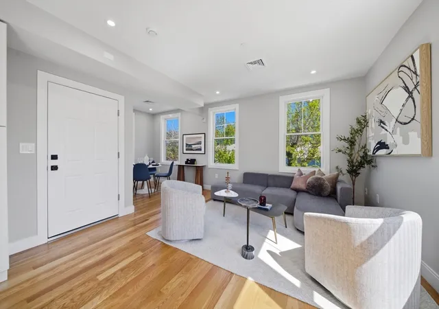 2nd image of 174 Walnut Street #2, Somerville, MA 02145 | MLS# 73530913