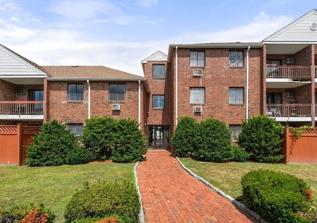 16th image of 655 Saw Mill Brook Prkwy #20, Newton Center, MA 02459 | MLS# 73545745
