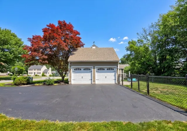 Homes for sale in Haverhill, MA | 2 Glenwood Circle, Haverhill, MA 01830 | MLS# 73542244