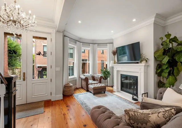 2nd image of 15 Lawnwood Pl, Charlestown, MA 02129 | MLS# 73517420
