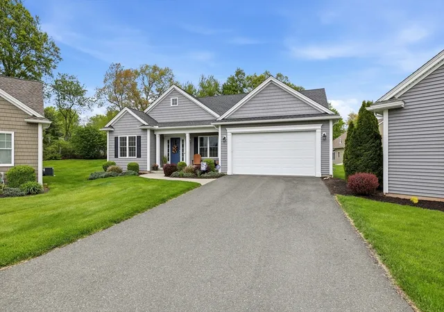 Homes for sale in Wilbraham, MA | 34 Sandalwood Dr, Wilbraham, MA 01095