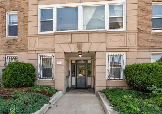 2nd image of 238 S Huntington Ave #1, Jamaica Plain, MA 02130 | MLS# 73545638