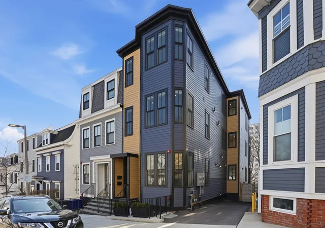 1st image of 407 E 7th St #2, South Boston, MA 02127 | MLS# 73500701