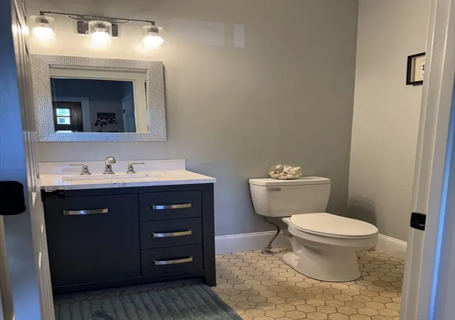 Homes for sale in East Bridgewater, MA | 1617 Plymouth St #1, East Bridgewater, MA 02333 | MLS# 73541420