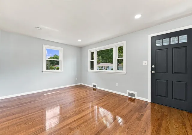 Photo 3 of Sale Pending at 169 Slater Ave, Springfield, MA 01119 | MLS# 73551642 | Listing updated on 2026-09-08