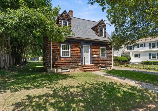 Homes for sale in Beverly, MA | 10 Pearl Street Ext, Beverly, MA 01915 | MLS# 73538211