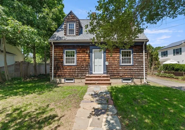 Homes for sale in Beverly, MA | 10 Pearl Street Ext, Beverly, MA 01915 | MLS# 73538211