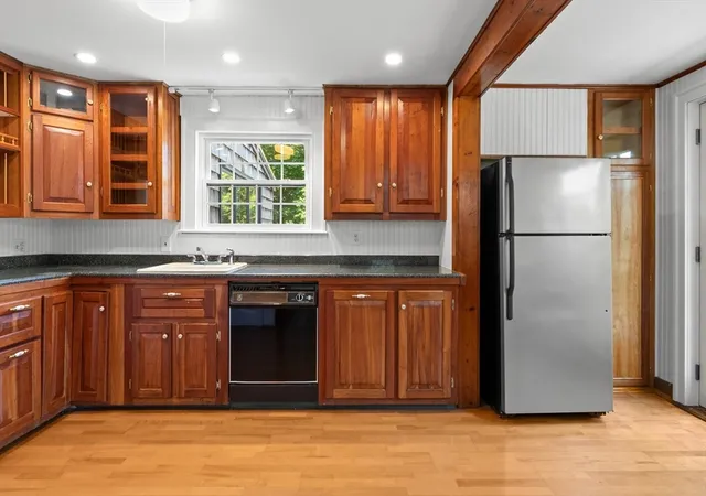 Homes for sale in Beverly, MA | 10 Pearl Street Ext, Beverly, MA 01915 | MLS# 73538211