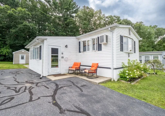 2nd image of 27 Clems Way, Acushnet, MA 02743 | MLS# 73565097