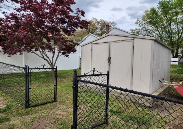 3rd image of 33 Guerin St, Chicopee, MA 01020 | MLS# 73518008