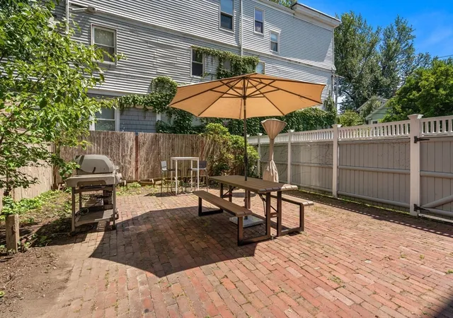 2nd image of 509 Franklin St, Cambridge, MA 02139