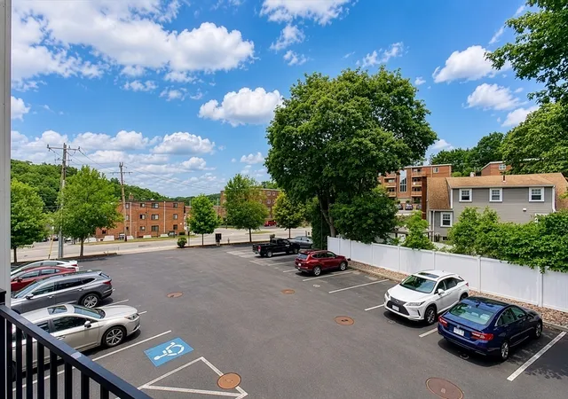2nd image of 315 College Farm Rd, Waltham, MA 02451