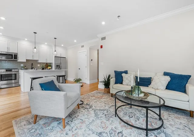 3rd image of 315 College Farm Rd, Waltham, MA 02451