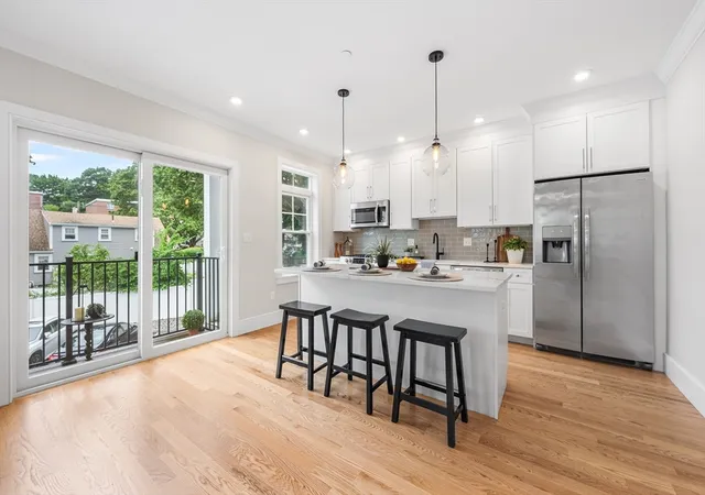 5th image of 315 College Farm Rd, Waltham, MA 02451