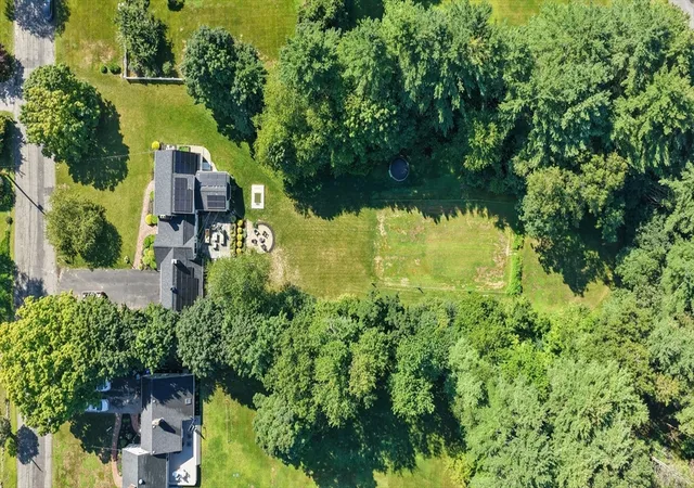 2nd image of 13 Forrest Rd, Topsfield, MA 01983 | MLS# 73558588