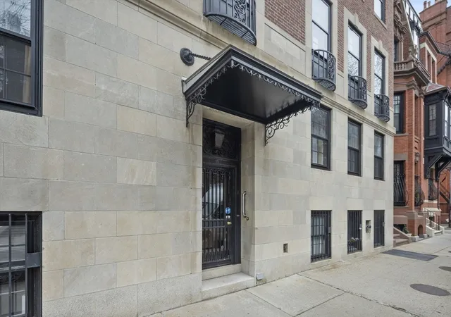 Homes for sale in Boston, MA | 276 Marlborough Street, Boston, MA 02116 | Houzeo
