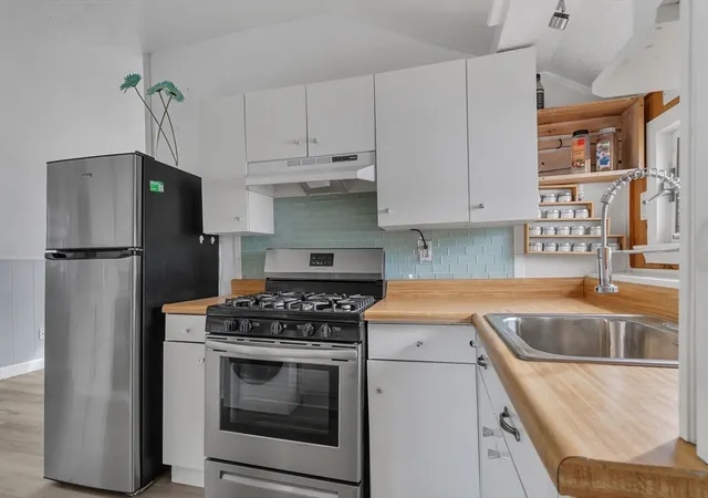 Photo 3 of Single family home for sale at 10 R Barnes St, Wareham, MA 02571 | MLS# 73514906 | Listing updated on 2026-09-05