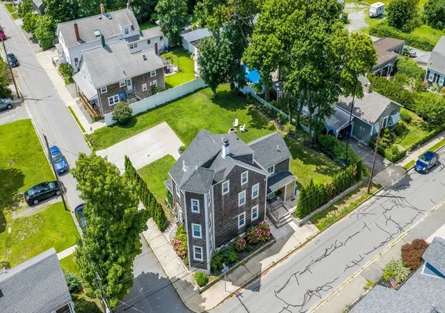 3rd image of 24 Oxford Street, Fairhaven, MA 02719 | MLS# 73557995