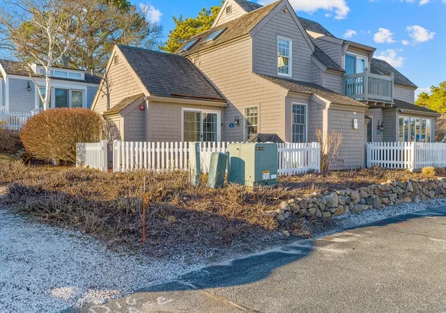 Homes for sale in Mashpee, MA | 6 Hammock Pond Rd #6, Mashpee, MA 02649 | MLS# 73433076