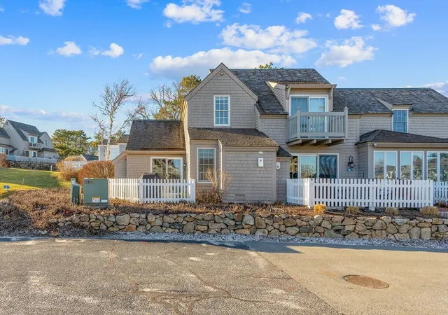 Homes for sale in Mashpee, MA | 6 Hammock Pond Rd #6, Mashpee, MA 02649 | MLS# 73433076