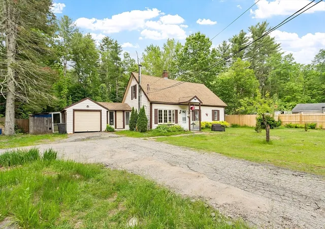 Homes for sale in Townsend, MA | 10 Worcester Rd, Townsend, MA 01469 | MLS# 73547775