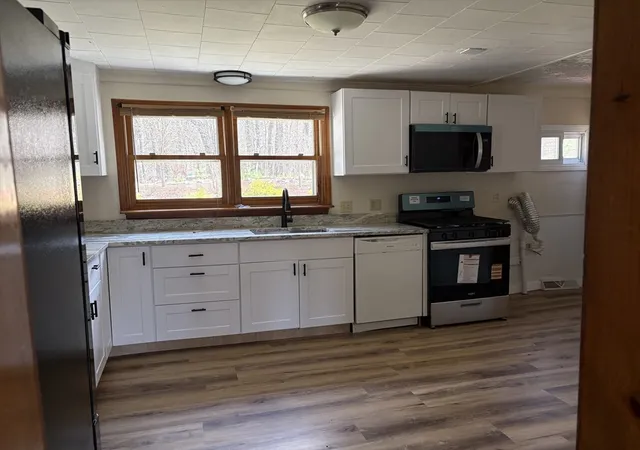 Homes for sale in Townsend, MA | 10 Worcester Rd, Townsend, MA 01469 | MLS# 73547775