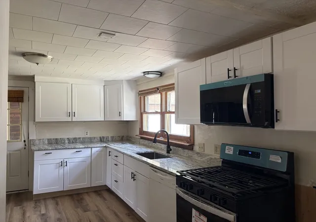 Homes for sale in Townsend, MA | 10 Worcester Rd, Townsend, MA 01469 | MLS# 73547775