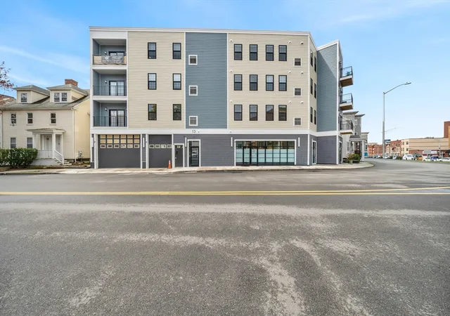 Homes for sale in Lynn, MA | 13 Nahant St #2C, Lynn, MA 01902 | MLS# 73541991