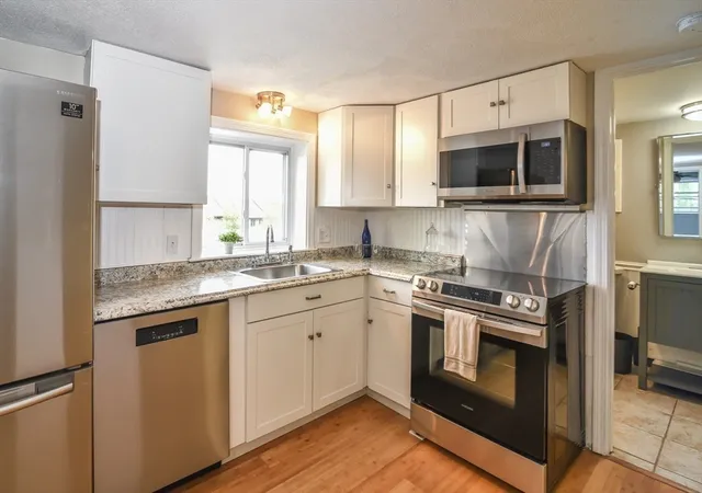 5th image of 5 Boardman, Newburyport, MA 01950