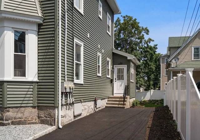 3rd image of 134 Brown St, Waltham, MA 02453