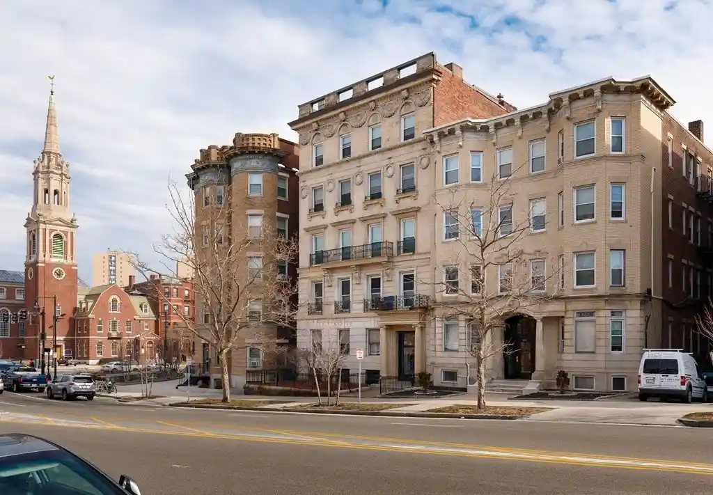 Listing Photo 1 - Condo for sale in The Lucerne Building located at 465 Park Dr, Boston, MA 02215 - Unit 465 Park Dr