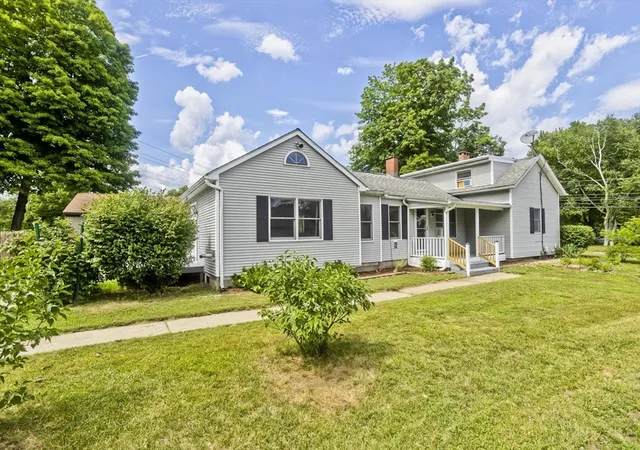 4th image of 82 Montgomery St, Westfield, MA 01085 | MLS# 73548635