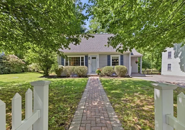 Homes for sale in Lynnfield, MA | 490 Main Street, Lynnfield, MA 01940 | MLS# 73528528